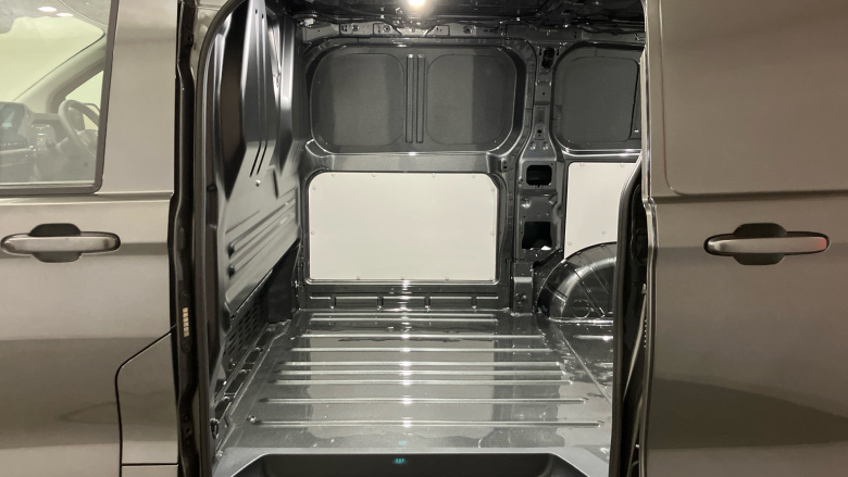 Volkswagen Transporter T32 Swb Electric 160kW 65kWh Commerce Pro Van Auto